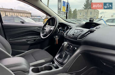 Внедорожник / Кроссовер Ford Escape 2016 в 