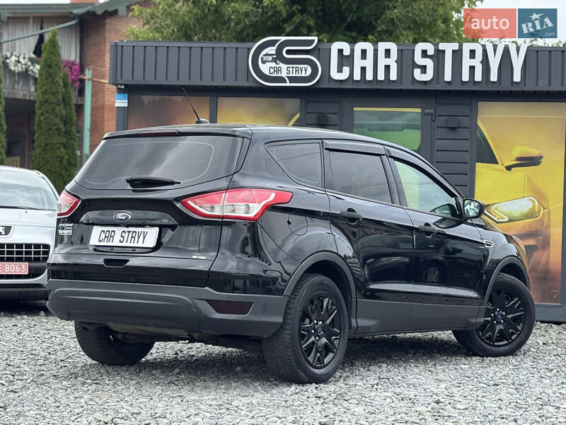 Позашляховик / Кросовер Ford Escape 2016 в Стрию