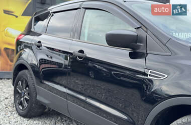 Внедорожник / Кроссовер Ford Escape 2016 в 