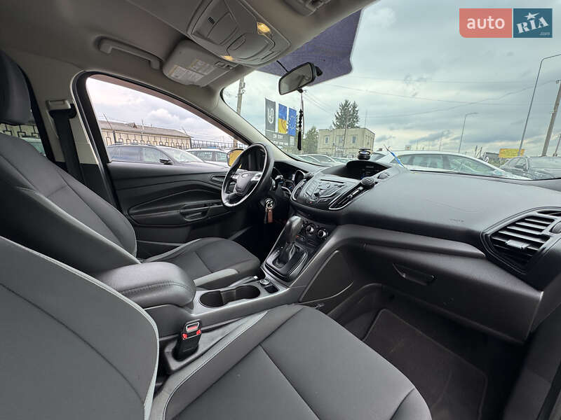 Позашляховик / Кросовер Ford Escape 2016 в Стрию