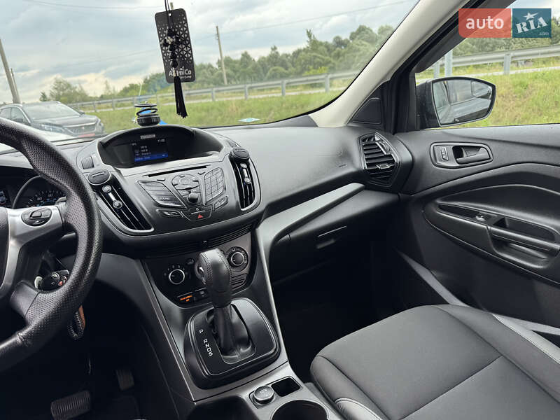Позашляховик / Кросовер Ford Escape 2016 в Стрию