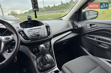 Внедорожник / Кроссовер Ford Escape 2016 в 