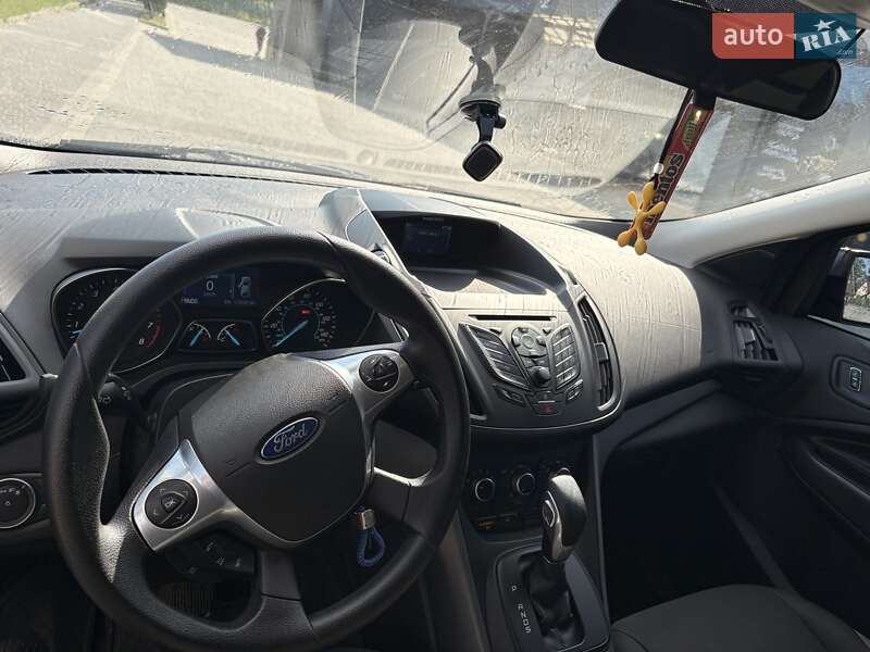 Внедорожник / Кроссовер Ford Escape 2015 в Ивано-Франковске