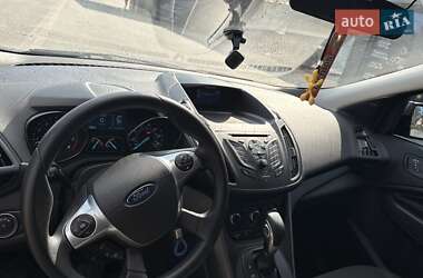 Внедорожник / Кроссовер Ford Escape 2015 в 