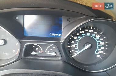 Внедорожник / Кроссовер Ford Escape 2012 в 