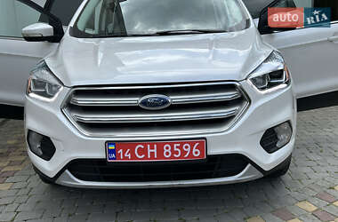 Внедорожник / Кроссовер Ford Escape 2017 в 