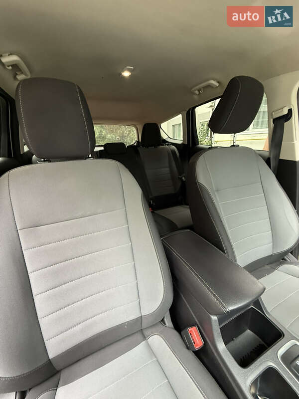 Внедорожник / Кроссовер Ford Escape 2019 в Киеве