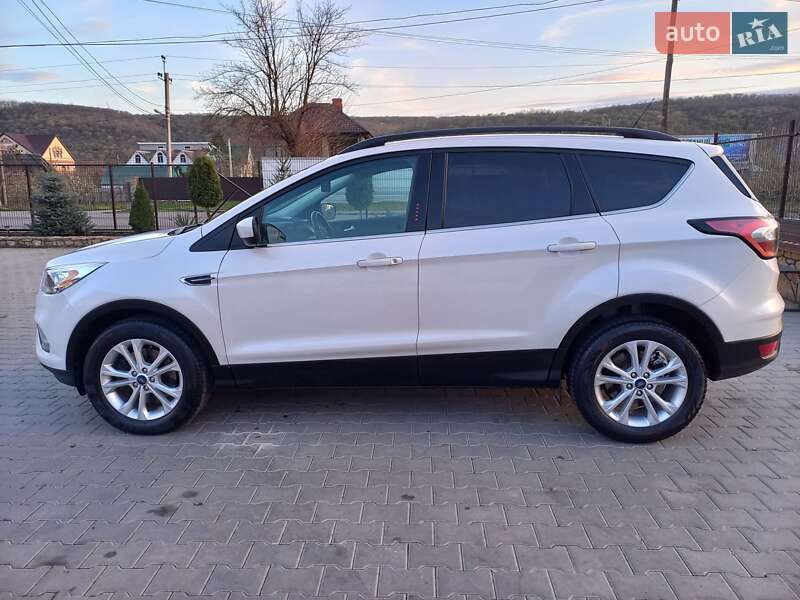 Позашляховик / Кросовер Ford Escape 2018 в Могилів-Подільському