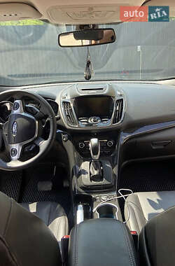 Внедорожник / Кроссовер Ford Escape 2014 в 