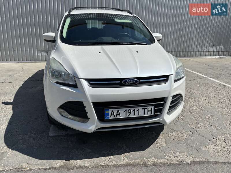 Внедорожник / Кроссовер Ford Escape 2013 в 