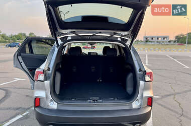 Внедорожник / Кроссовер Ford Escape 2022 в 