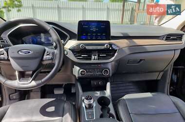 Внедорожник / Кроссовер Ford Escape 2020 в 