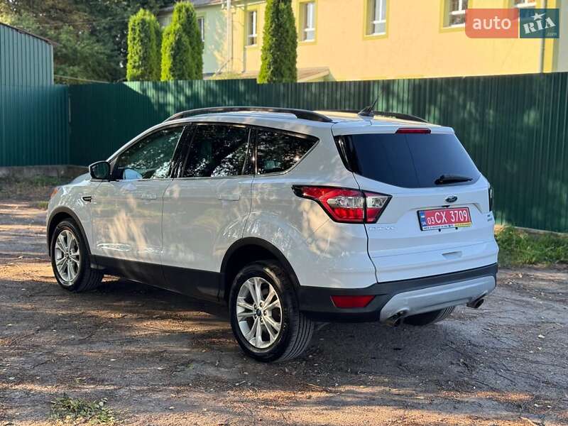 Внедорожник / Кроссовер Ford Escape 2018 в Дубно
