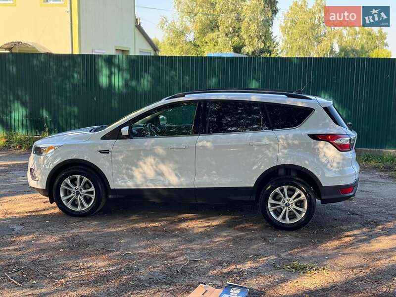 Внедорожник / Кроссовер Ford Escape 2018 в Дубно