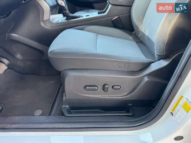 Внедорожник / Кроссовер Ford Escape 2018 в Дубно