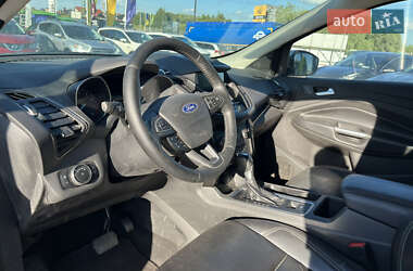 Внедорожник / Кроссовер Ford Escape 2016 в 
