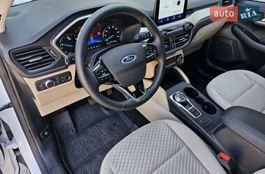 Внедорожник / Кроссовер Ford Escape 2021 в 