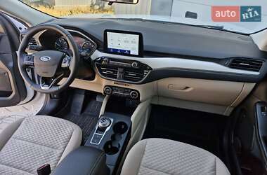 Внедорожник / Кроссовер Ford Escape 2021 в 
