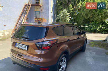 Внедорожник / Кроссовер Ford Escape 2017 в 
