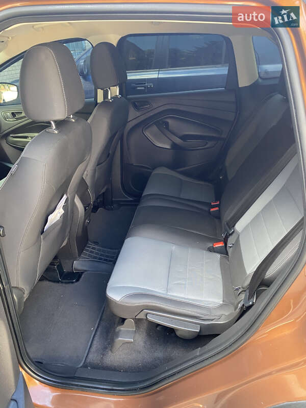 Внедорожник / Кроссовер Ford Escape 2017 в Хмельницком