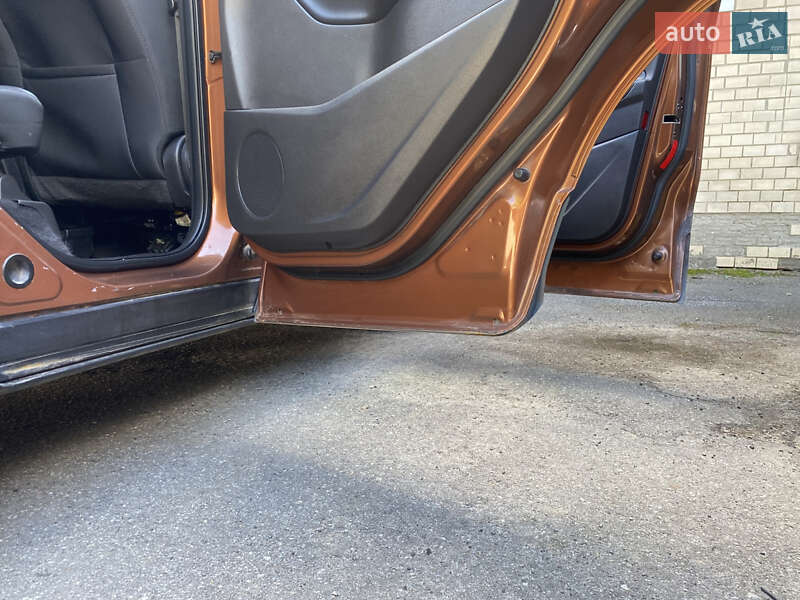 Внедорожник / Кроссовер Ford Escape 2017 в Хмельницком