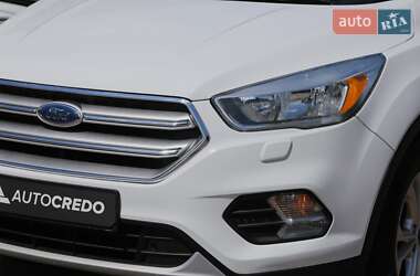 Внедорожник / Кроссовер Ford Escape 2016 в 