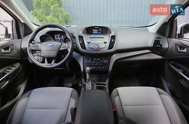 Внедорожник / Кроссовер Ford Escape 2016 в 