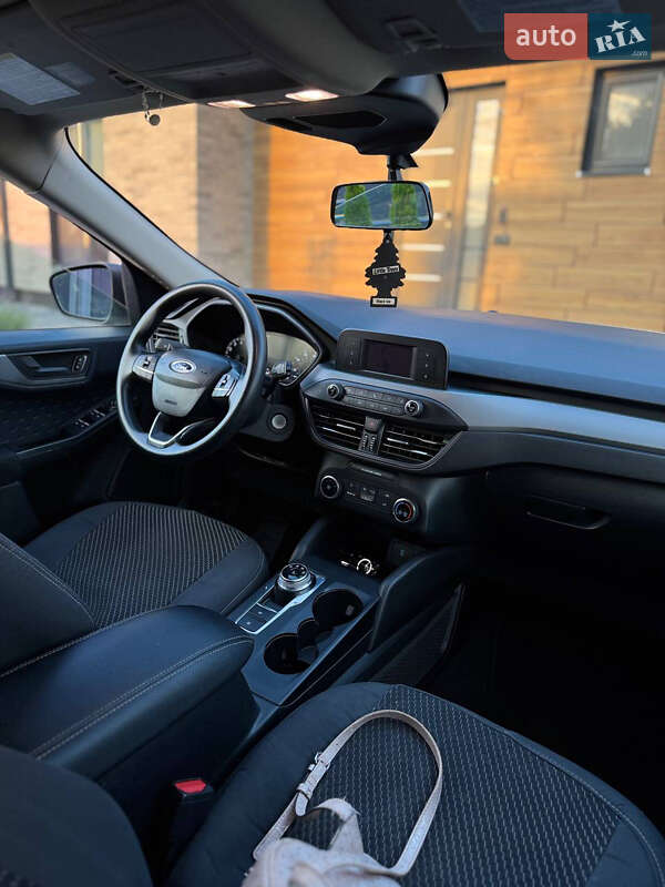 Внедорожник / Кроссовер Ford Escape 2019 в Тернополе