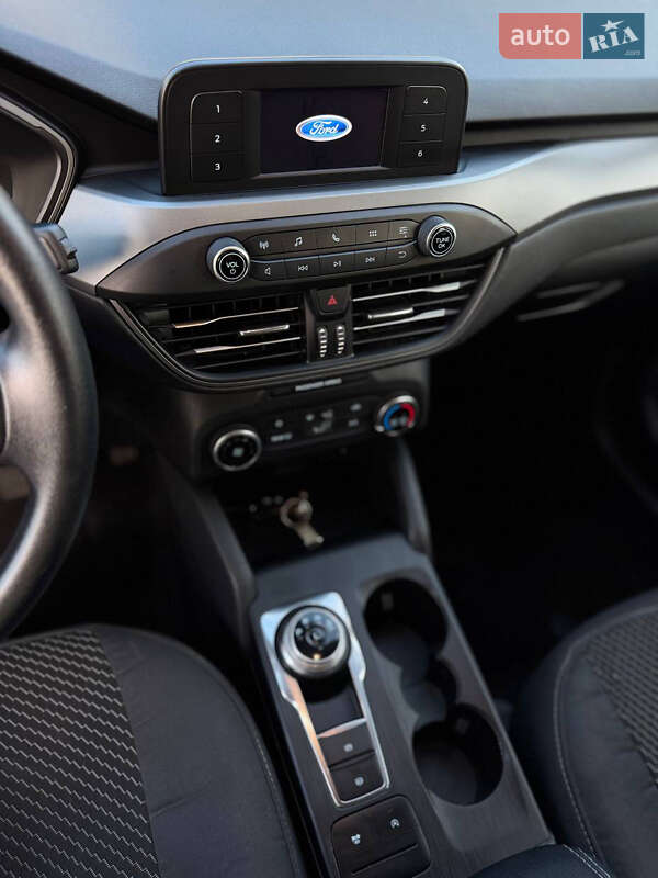 Внедорожник / Кроссовер Ford Escape 2019 в Тернополе
