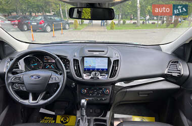 Внедорожник / Кроссовер Ford Escape 2017 в 