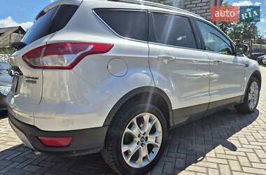Внедорожник / Кроссовер Ford Escape 2015 в 