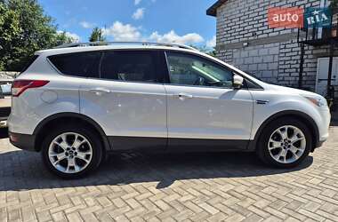 Внедорожник / Кроссовер Ford Escape 2015 в 