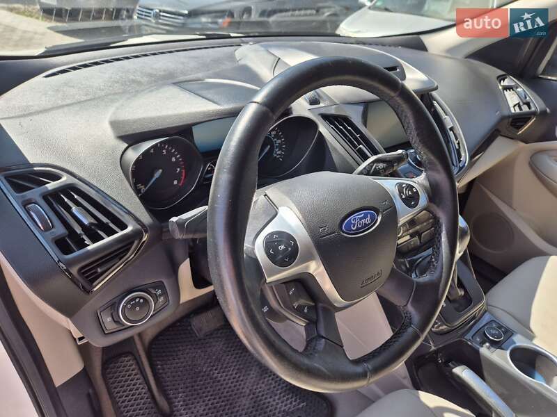 Позашляховик / Кросовер Ford Escape 2015 в Сумах