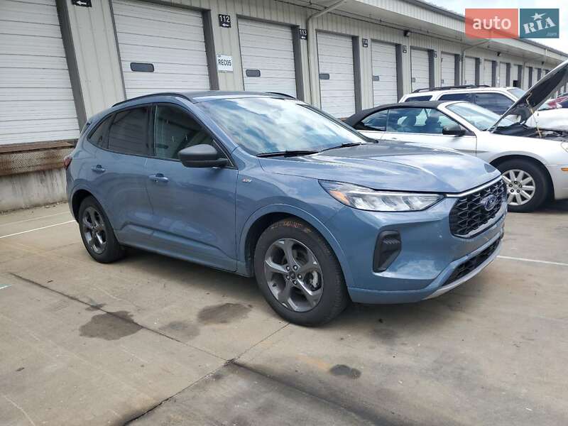 Внедорожник / Кроссовер Ford Escape 2023 в Луцке