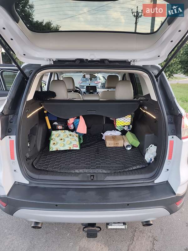 Позашляховик / Кросовер Ford Escape 2016 в Бучі