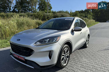 Внедорожник / Кроссовер Ford Escape 2020 в 