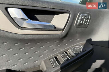 Внедорожник / Кроссовер Ford Escape 2020 в 