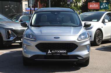 Позашляховик / Кросовер Ford Escape 2022 в 