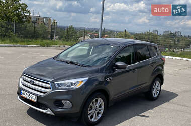 Внедорожник / Кроссовер Ford Escape 2018 в 