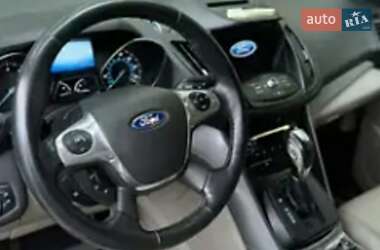 Внедорожник / Кроссовер Ford Escape 2016 в 