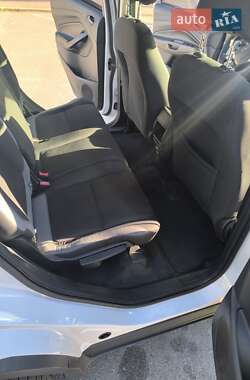 Внедорожник / Кроссовер Ford Escape 2013 в 
