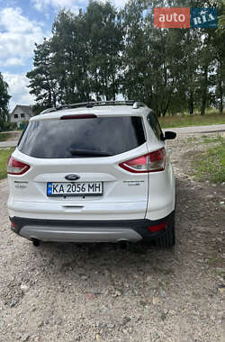 Внедорожник / Кроссовер Ford Escape 2013 в 