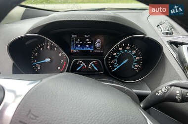 Внедорожник / Кроссовер Ford Escape 2013 в 