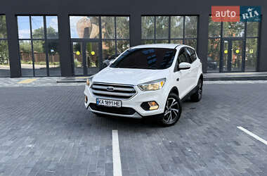 Внедорожник / Кроссовер Ford Escape 2016 в Полтаве