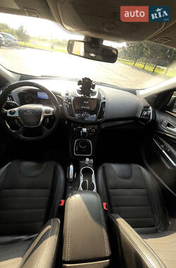 Внедорожник / Кроссовер Ford Escape 2012 в 