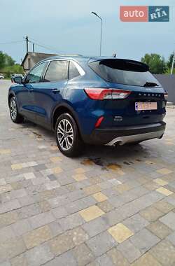 Внедорожник / Кроссовер Ford Escape 2020 в 
