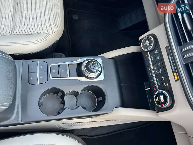 Позашляховик / Кросовер Ford Escape 2020 в Василькові