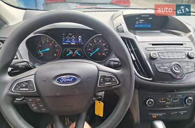 Внедорожник / Кроссовер Ford Escape 2016 в 