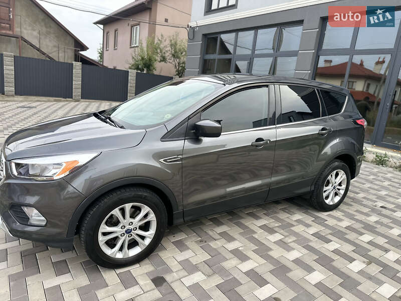 Внедорожник / Кроссовер Ford Escape 2017 в Киеве