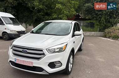 Внедорожник / Кроссовер Ford Escape 2017 в 